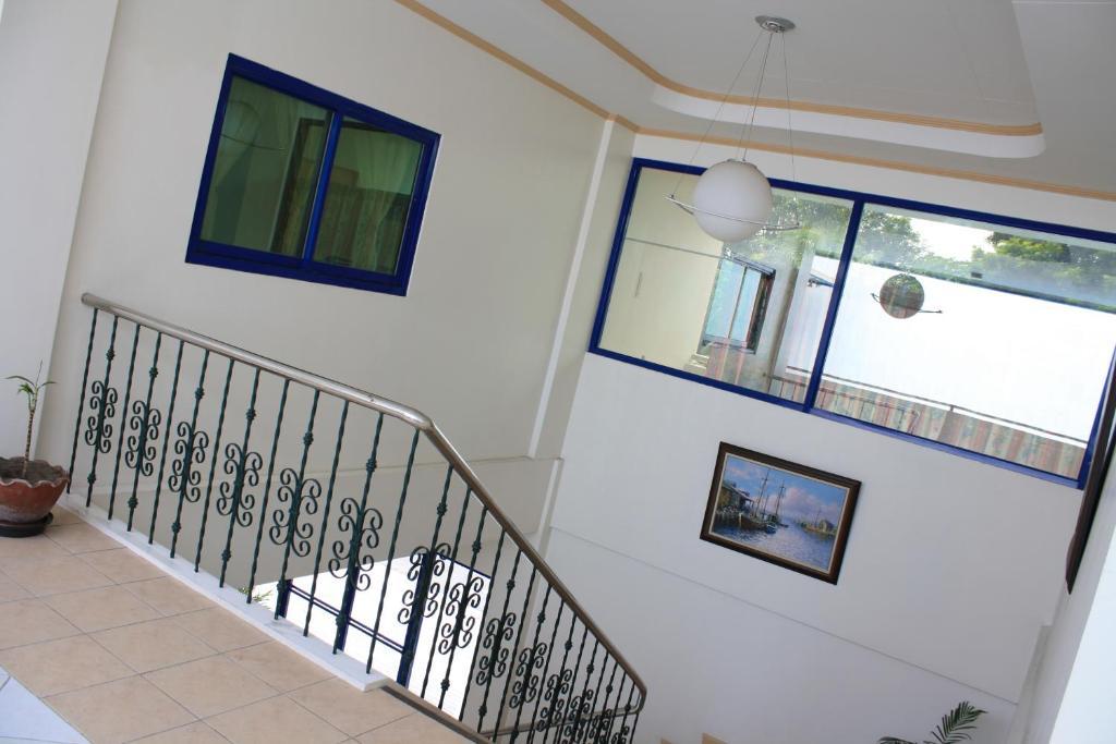 Dumaguete Springs Apartment Dumaguete City Exteriör bild