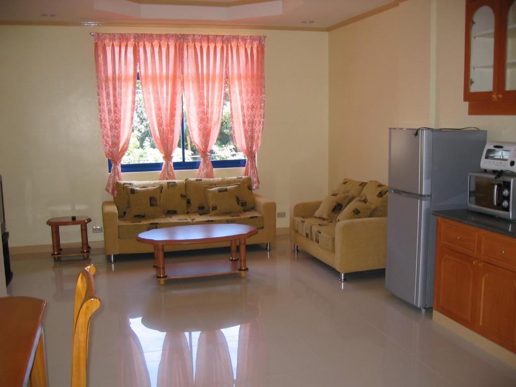 Dumaguete Springs Apartment Dumaguete City Rum bild