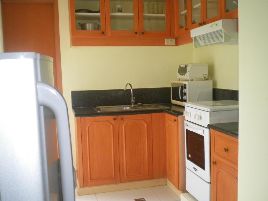 Dumaguete Springs Apartment Dumaguete City Rum bild