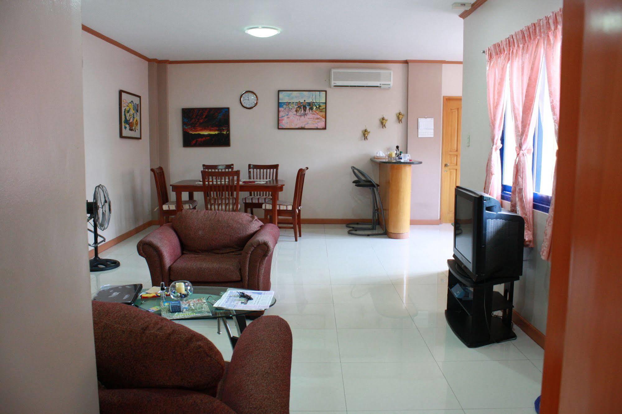 Dumaguete Springs Apartment Dumaguete City Exteriör bild